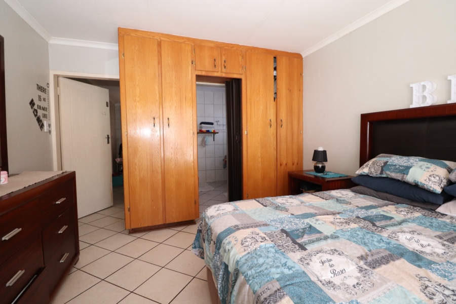 To Let 3 Bedroom Property for Rent in La Hoff North West